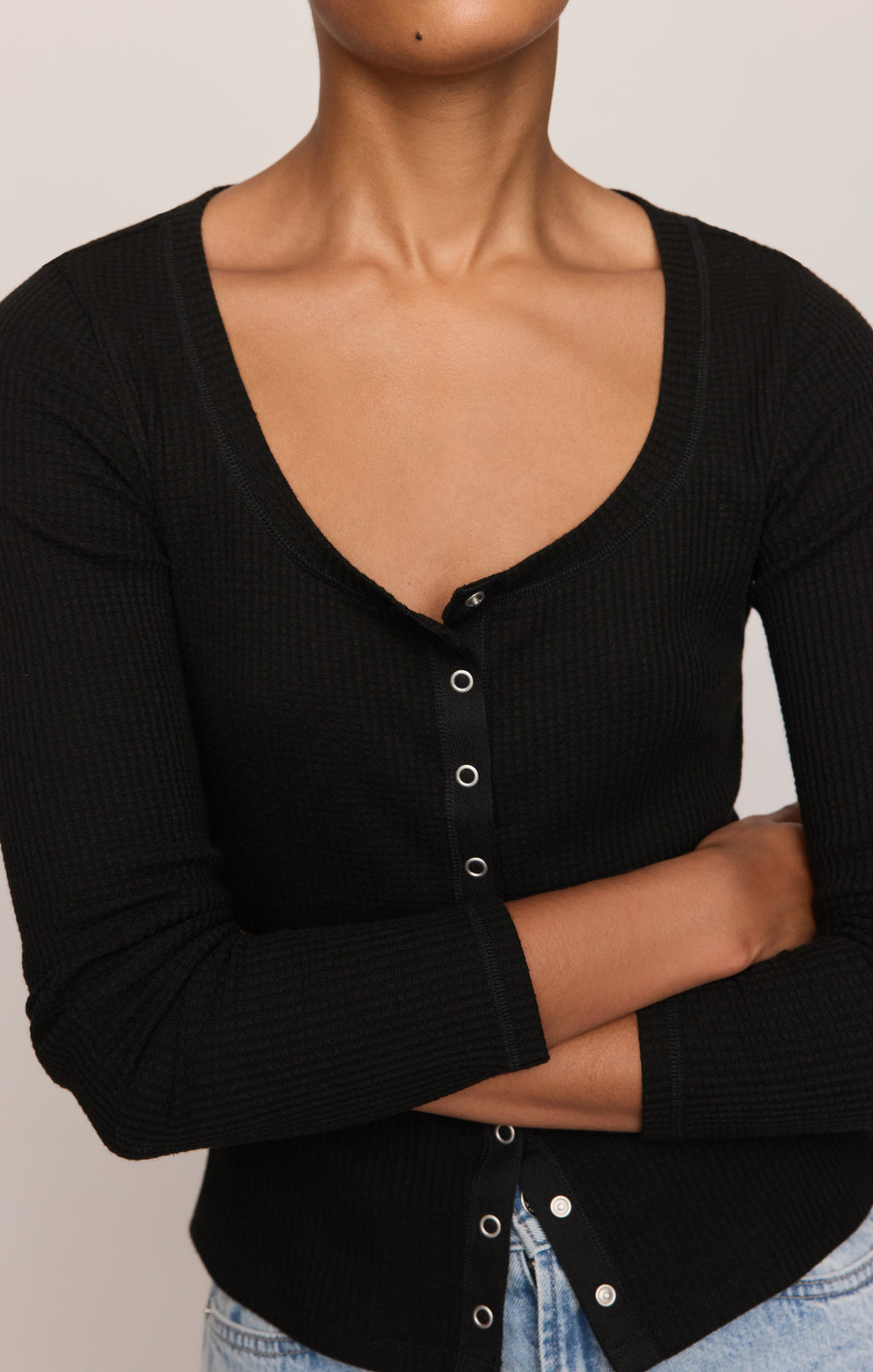 Albany Waffle Snap Front Top- Black
